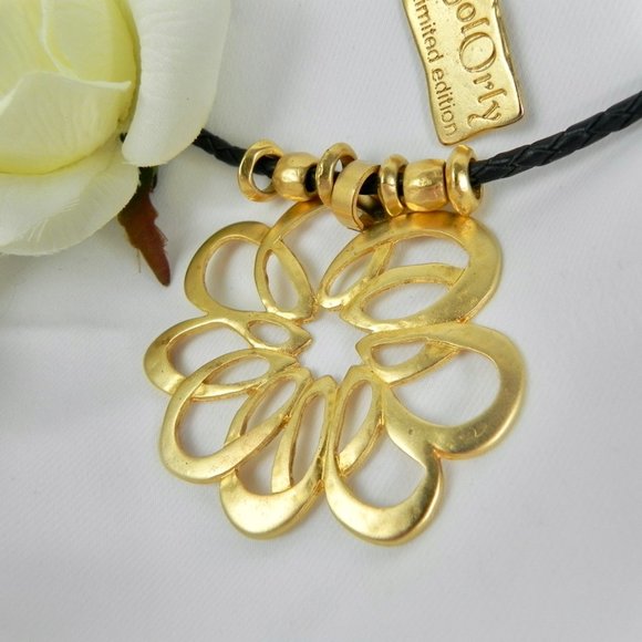 NWT Boho Gold Tone Pendant Necklace - Picture 9 of 9